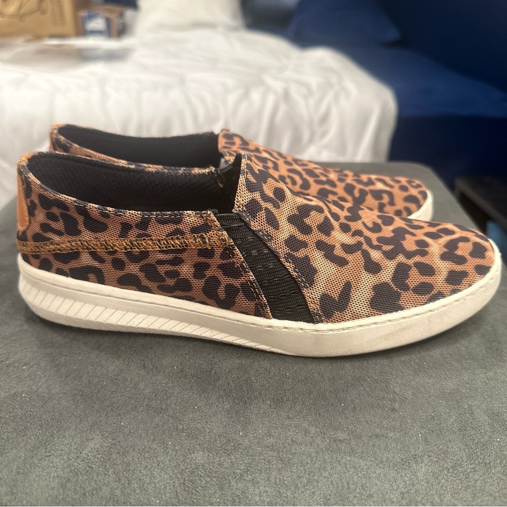 Size 7.5 - Bear Traps Yadier Slip-On Women’s Leopard Print - Picture 4 of 10